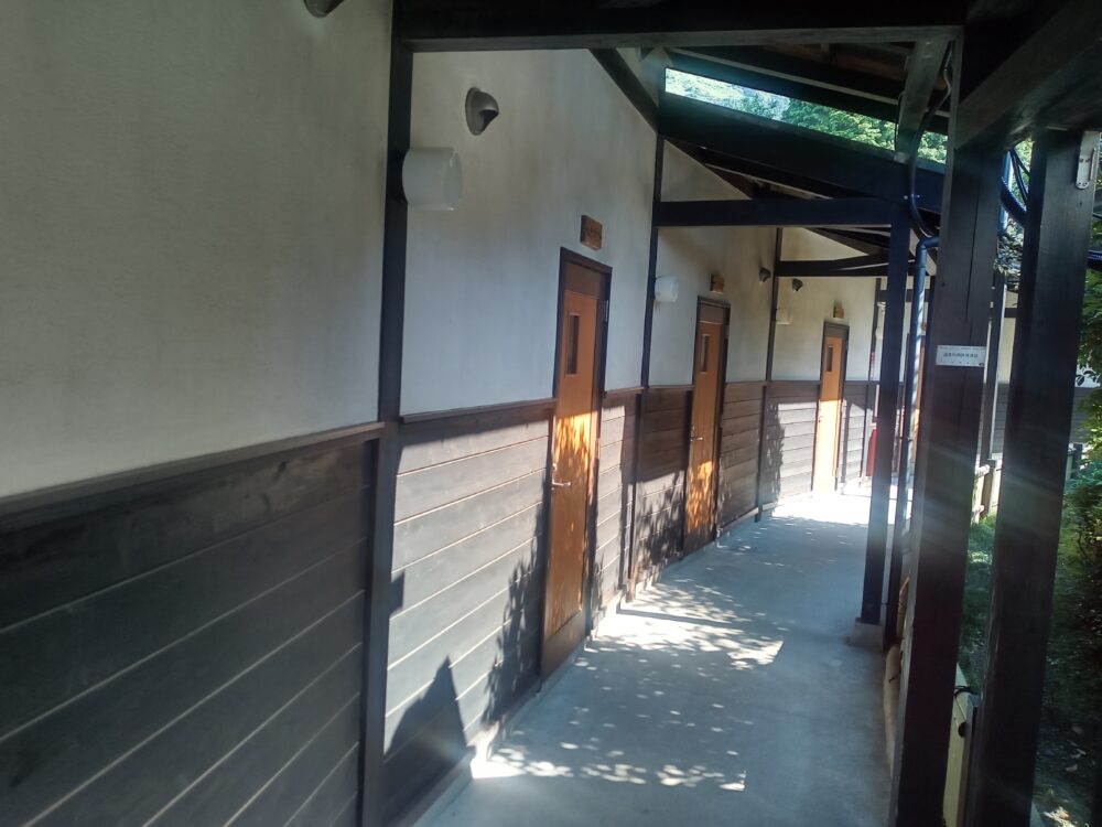 竹の倉山荘の本館のお部屋入り口